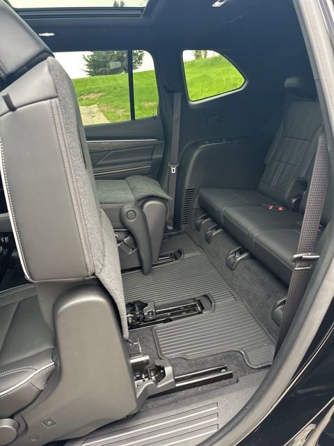 Used 2025 Buick Enclave Avenir AWD/4WD image 55