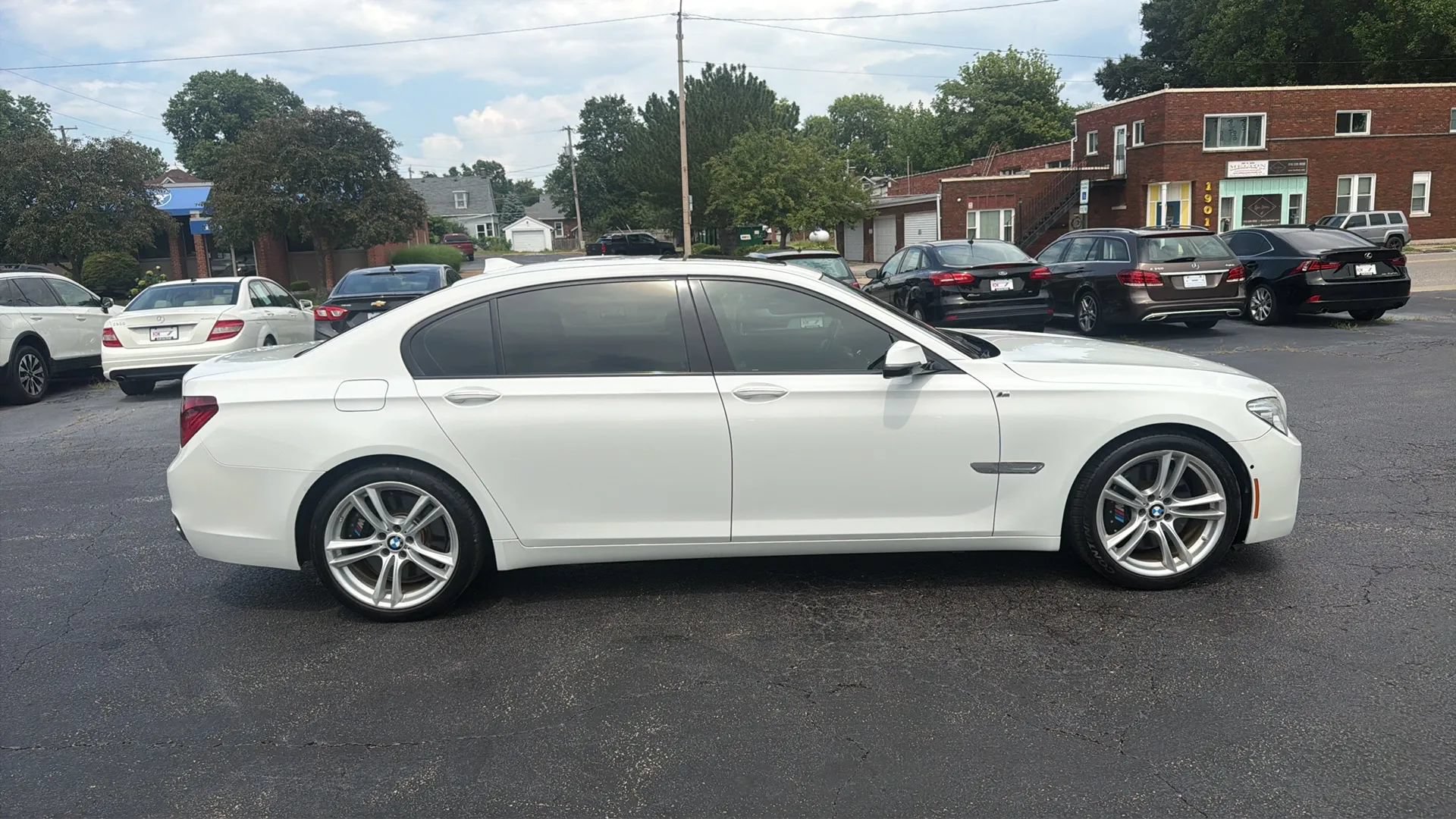 Used 2013 BMW 750Li RWD image 4