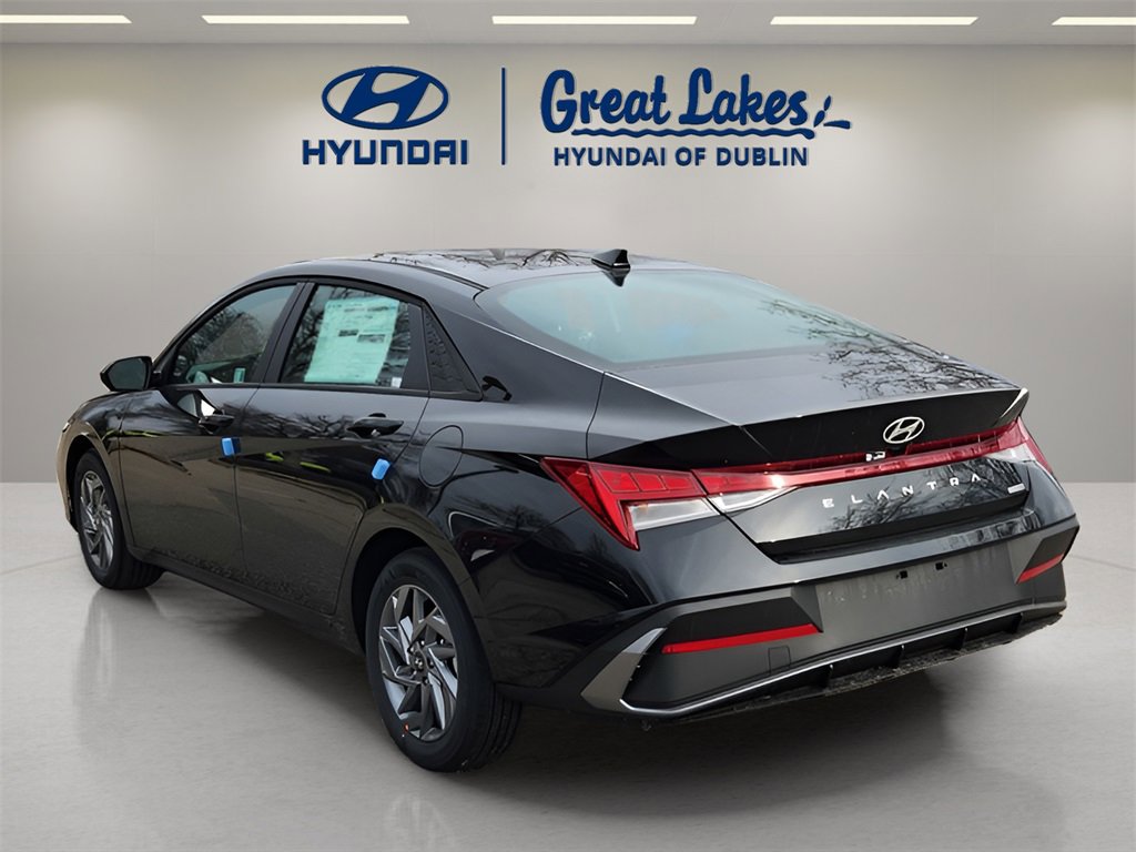 New 2026 Hyundai Elantra Blue image 3