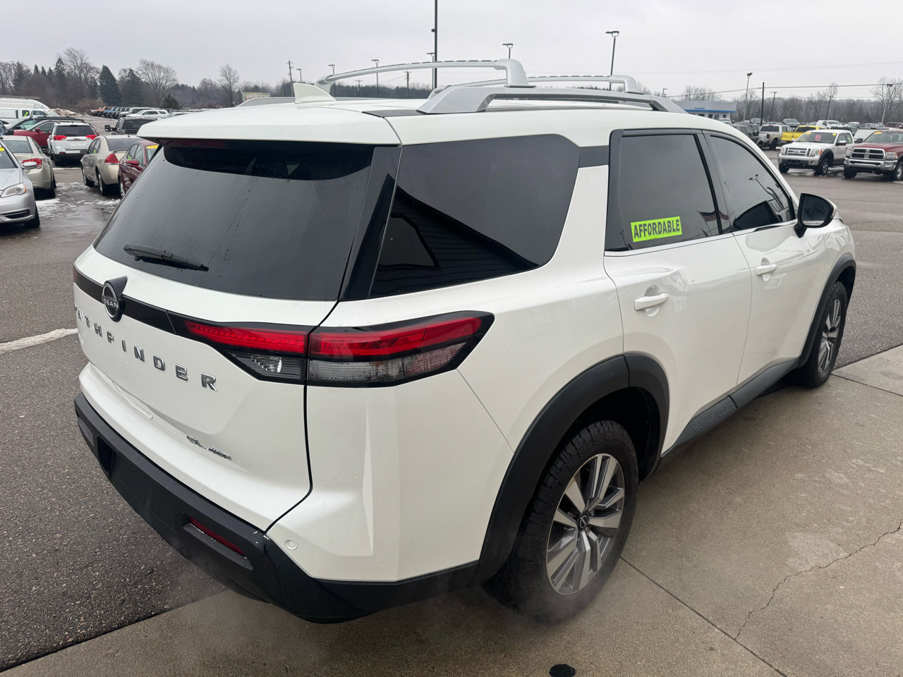 Used 2023 Nissan Pathfinder SL image 5