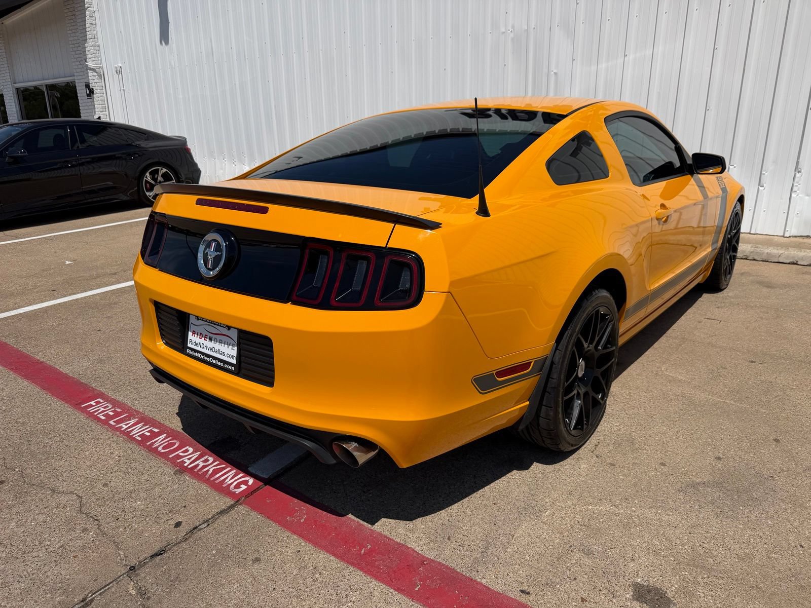 Used 2013 Ford Mustang Boss 302 w/ Boss 302 Accessory Pkg RWD image 7