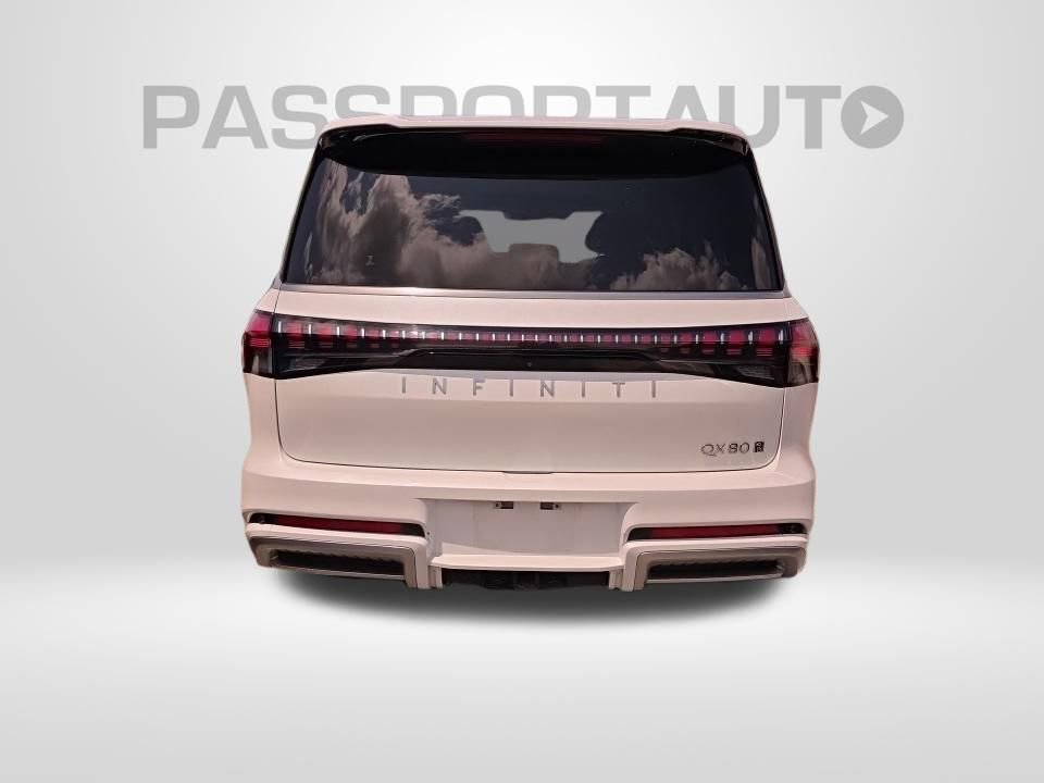 Used 2025 INFINITI QX80 Sensory AWD/4WD image 5