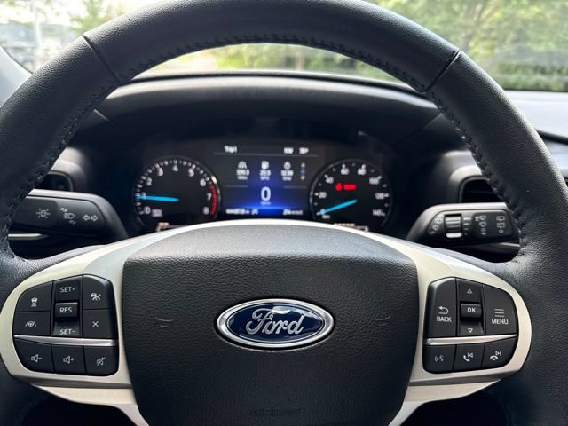 Used 2023 Ford Explorer XLT w/ Equipment Group 202A AWD/4WD image 13