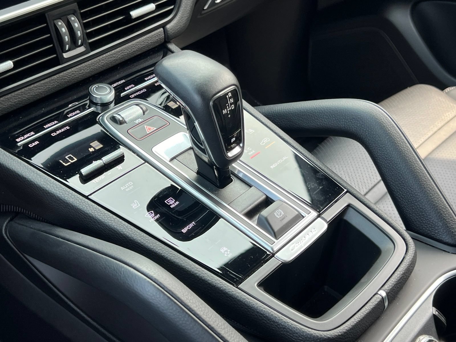 Certified 2023 Porsche Cayenne AWD/4WD image 33