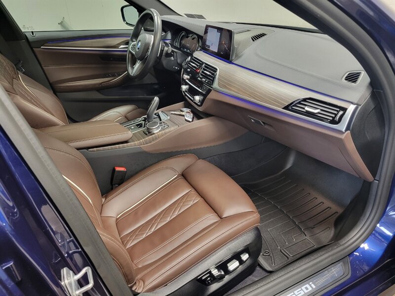 Used 2019 BMW M550i xDrive AWD/4WD image 46