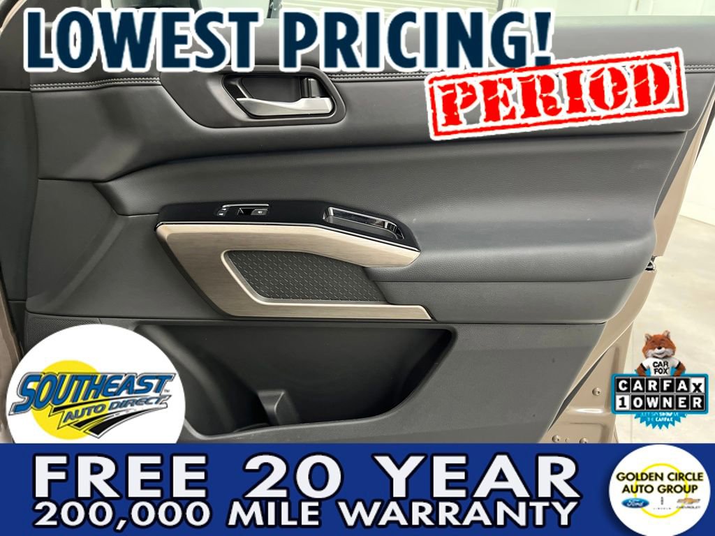 Used 2024 Nissan Pathfinder Platinum w/ Cargo Package image 25