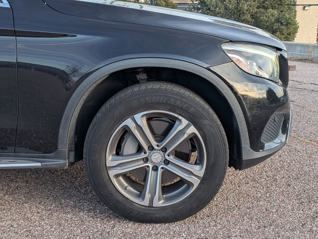 Used 2017 Mercedes-Benz GLC 300 4MATIC image 9