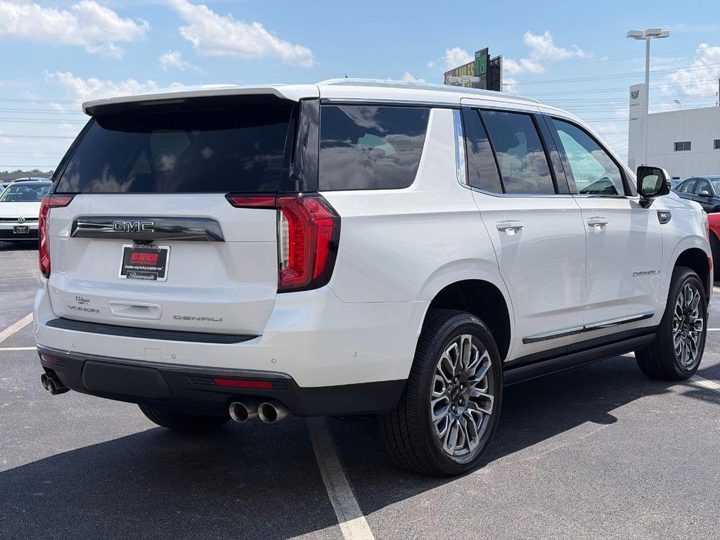 Used 2023 GMC Yukon Denali Ultimate AWD/4WD image 5