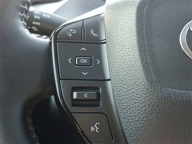 Used 2025 Toyota Prius AWD image 15