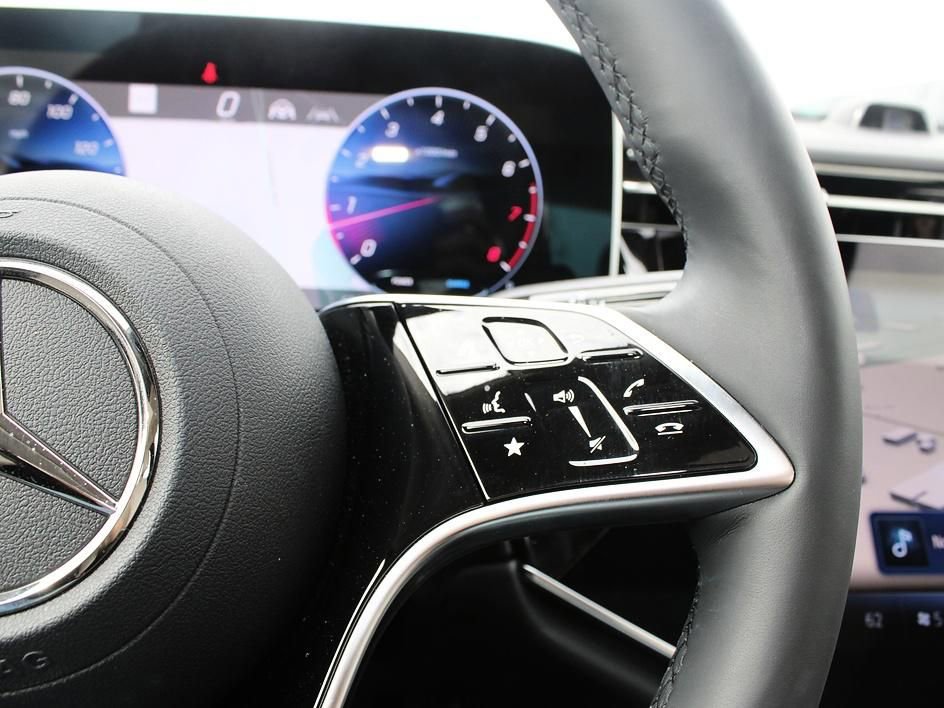 Used 2024 Mercedes-Benz E 350 4MATIC Sedan image 30