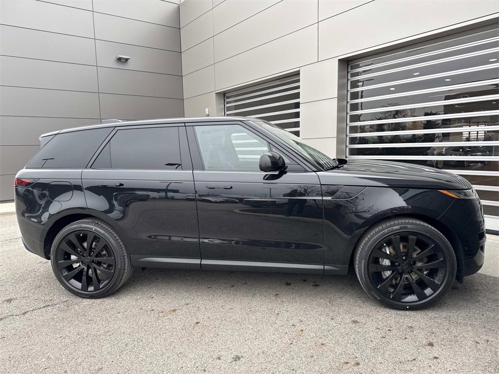 New 2026 Land Rover Range Rover Sport SE image 9