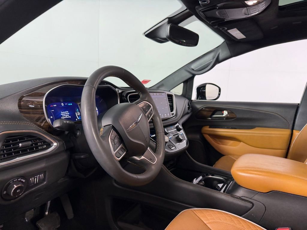 Used 2023 Chrysler Pacifica Pinnacle image 23