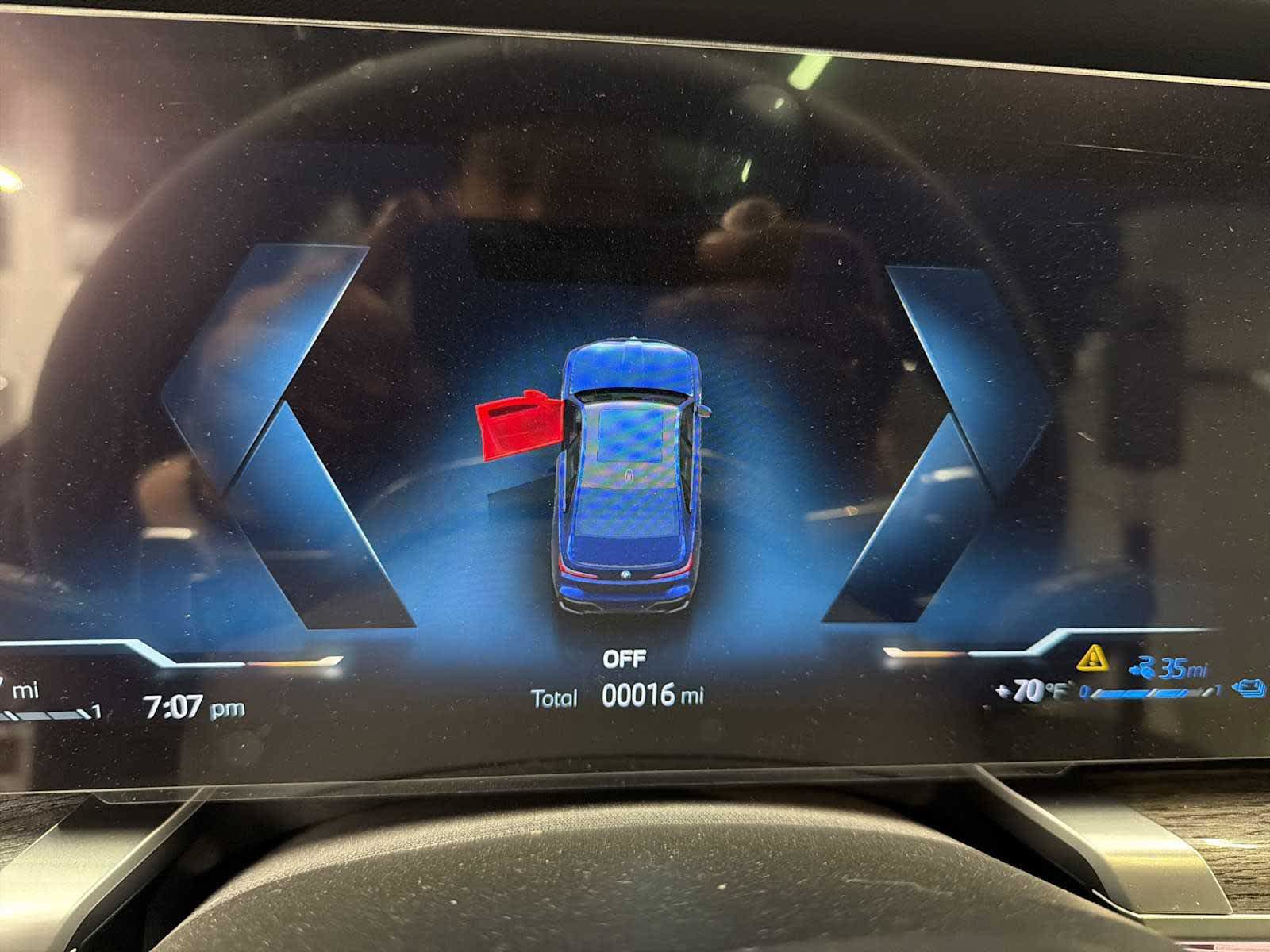 New 2026 BMW 750e xDrive AWD/4WD image 9