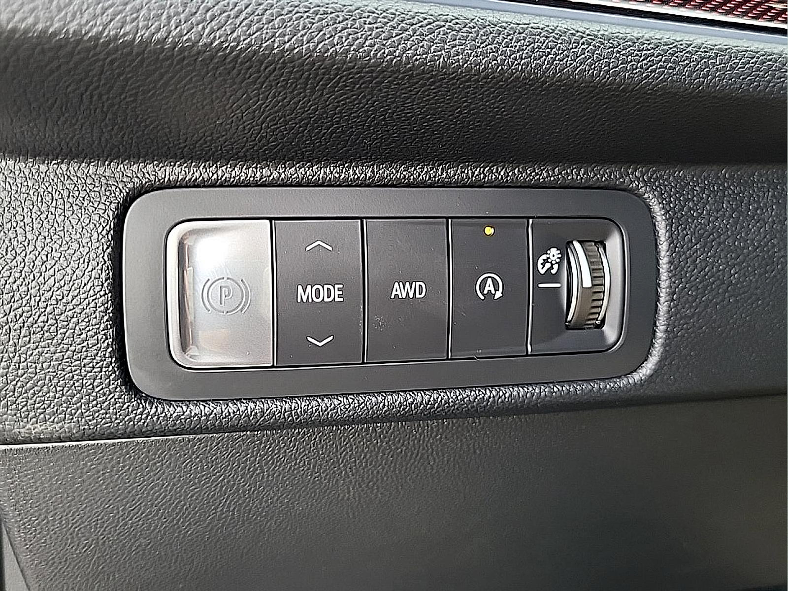 Used 2024 Chevrolet Traverse Z71 w/ Enhanced Driving Package AWD/4WD image 22