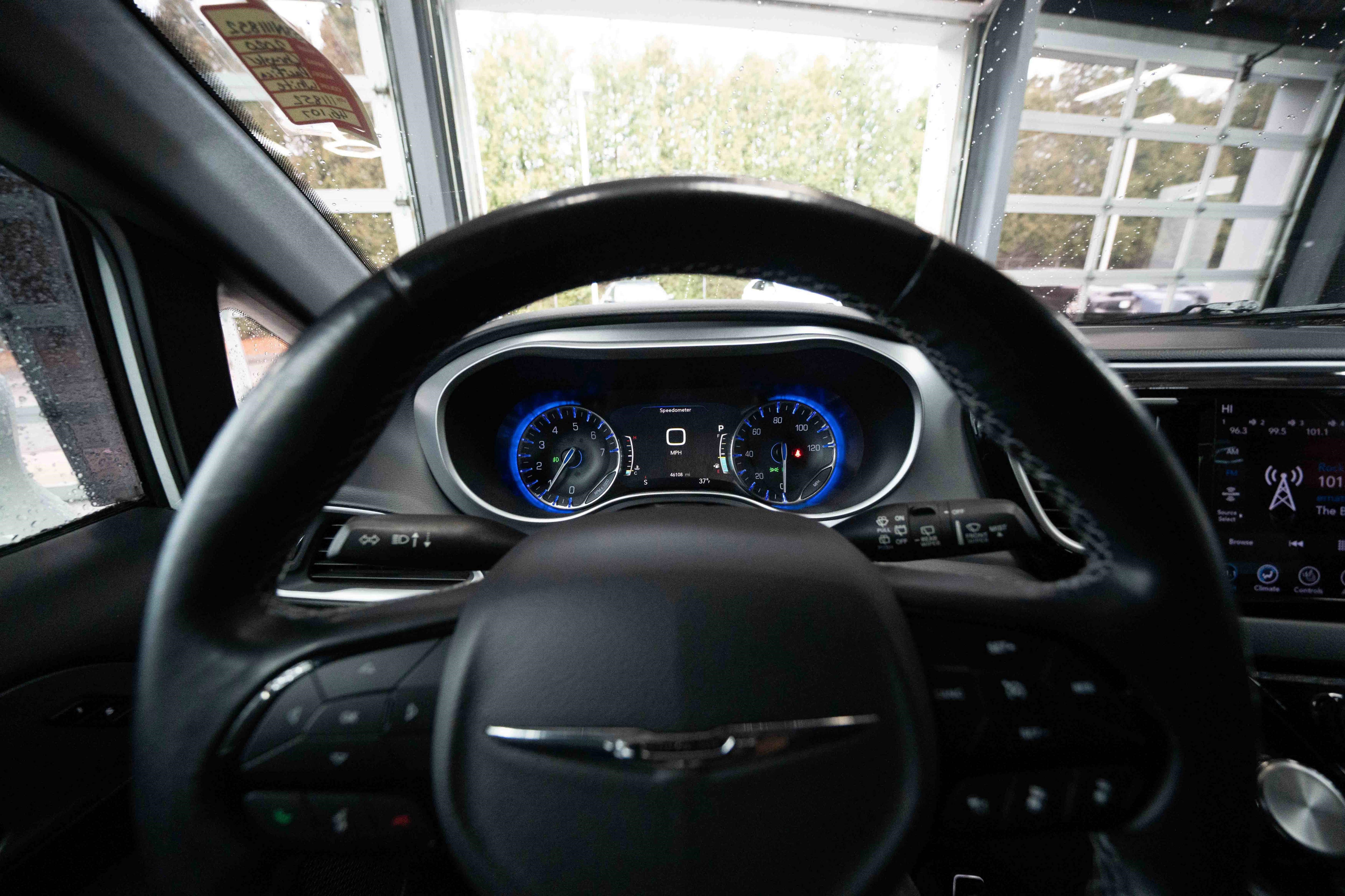 Used 2020 Chrysler Pacifica Touring-L Plus w/ Advanced Safetytec Group image 15