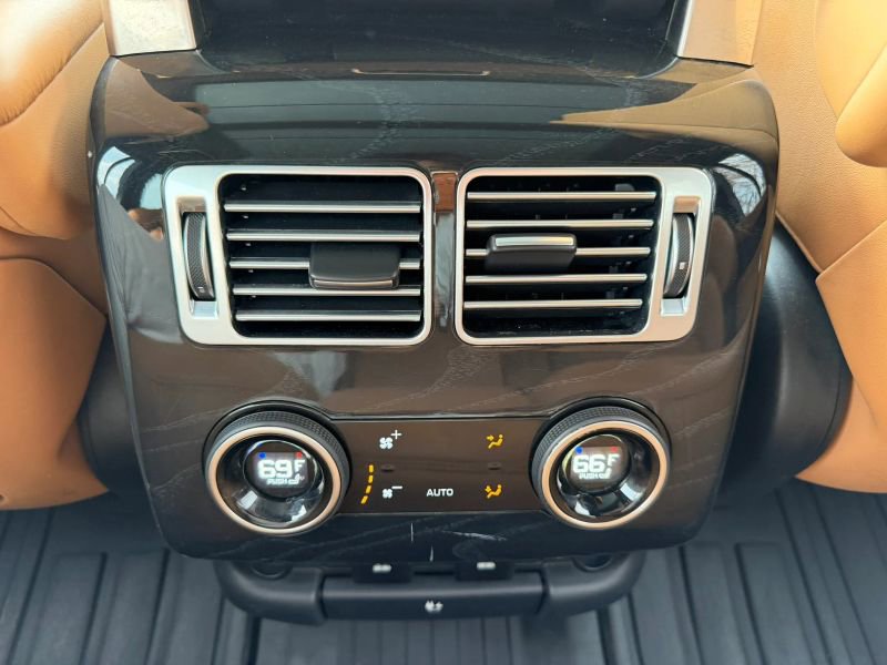 Used 2020 Land Rover Range Rover Autobiography image 22