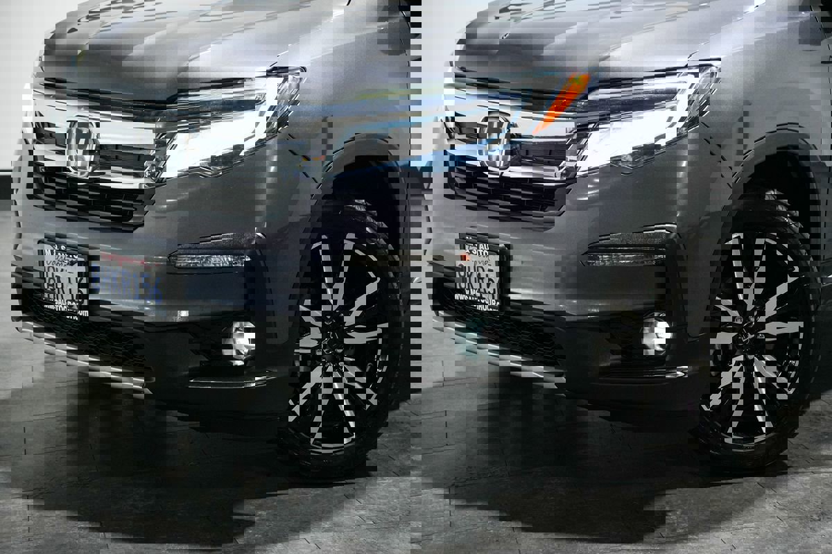 Used 2019 Honda Pilot Touring image 10