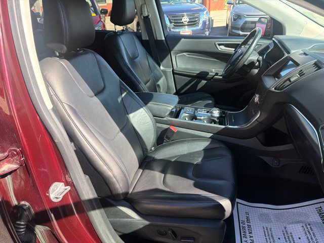 Used 2020 Ford Edge Titanium AWD/4WD image 24