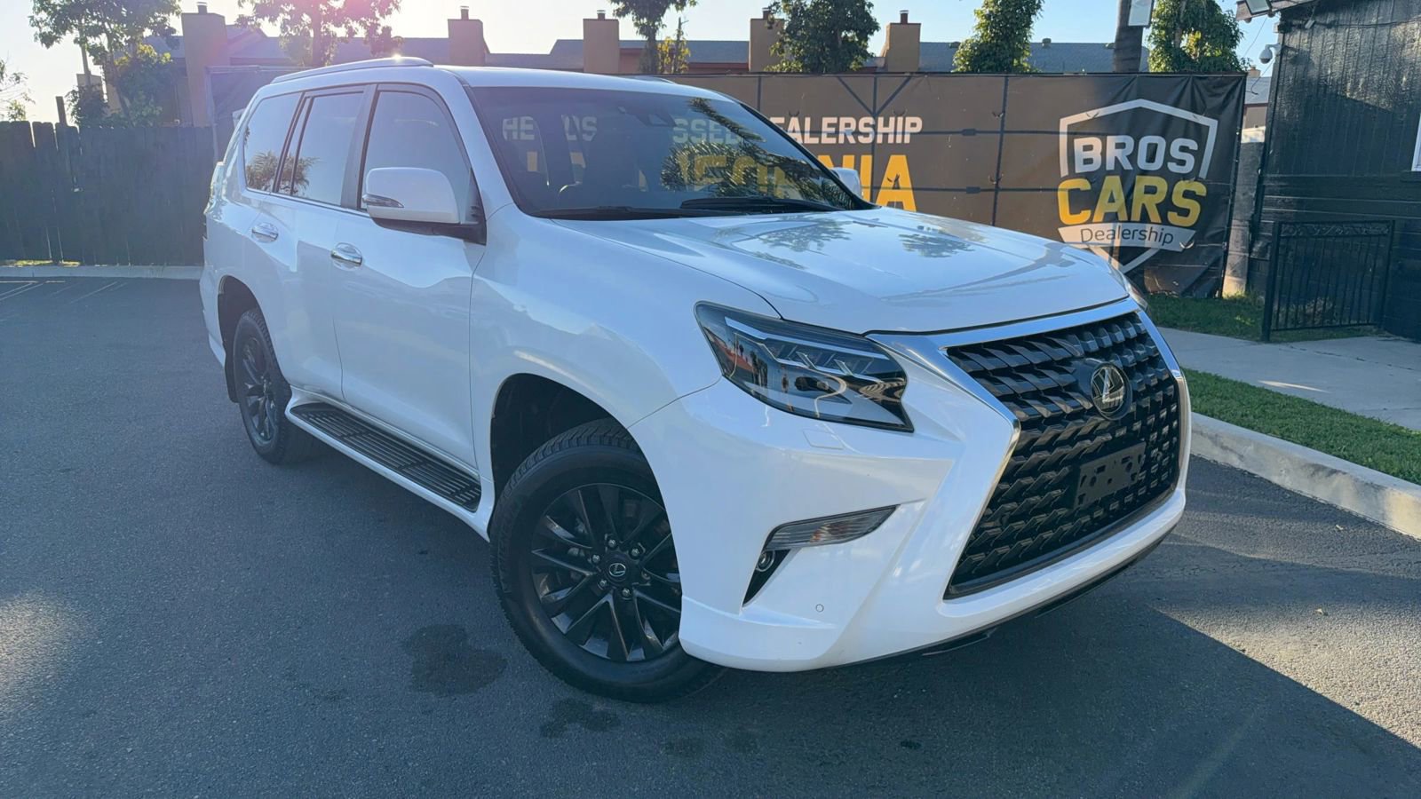 Used 2020 Lexus GX 460 Premium w/ Premium Package AWD/4WD image 2