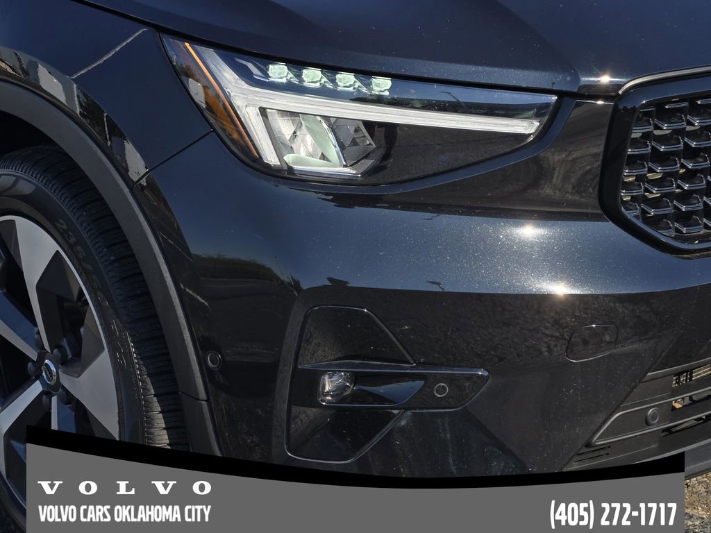 Certified 2023 Volvo XC40 B5 Plus w/ Driver Assist Package AWD/4WD image 7