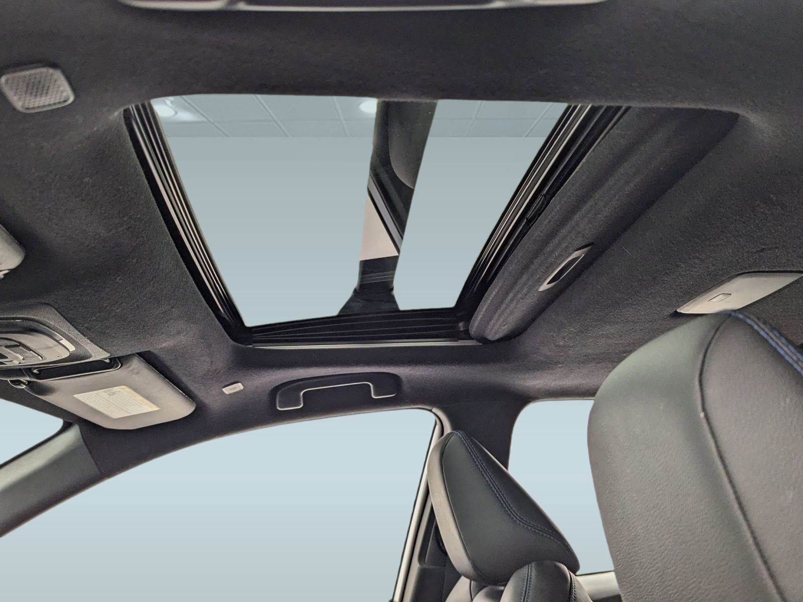 Used 2023 Toyota Corolla Cross XSE image 12