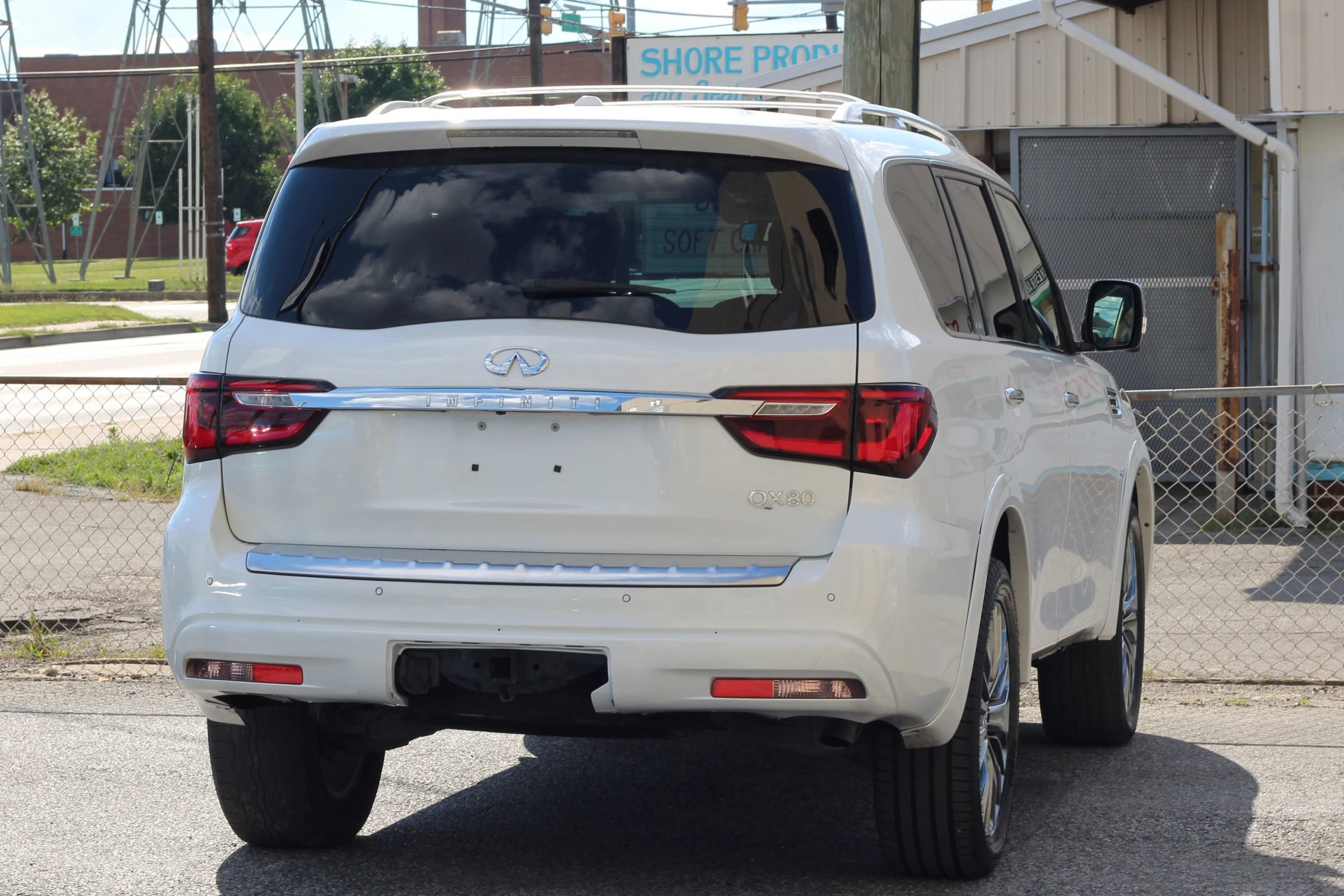 Used 2019 INFINITI QX80 Luxe w/ 22" Wheel Package AWD/4WD image 8