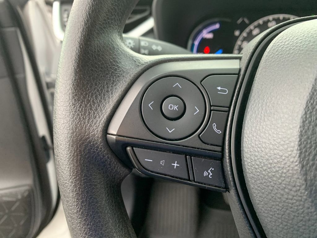 Used 2025 Toyota RAV4 XLE image 27