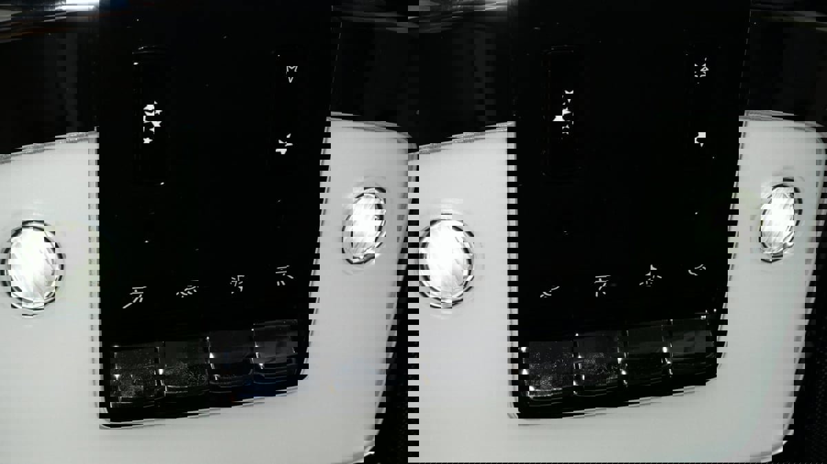 Used 2023 Rolls-Royce Ghost Black Badge w/ Black Badge Ghost Package image 98