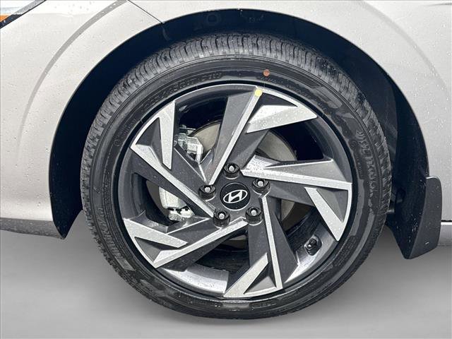 Used 2025 Hyundai Elantra SEL image 10