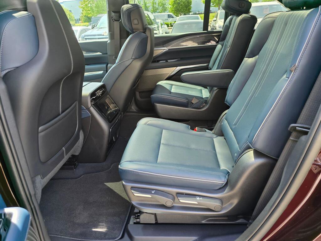 New 2025 Cadillac Escalade IQ Luxury 2 image 19