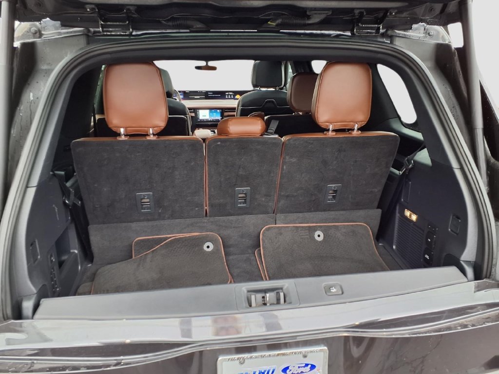 Used 2025 Lincoln Navigator Reserve AWD/4WD image 36