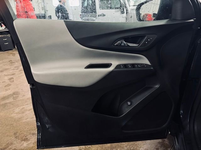 Used 2023 Chevrolet Equinox LT w/ Driver Convenience Package image 13