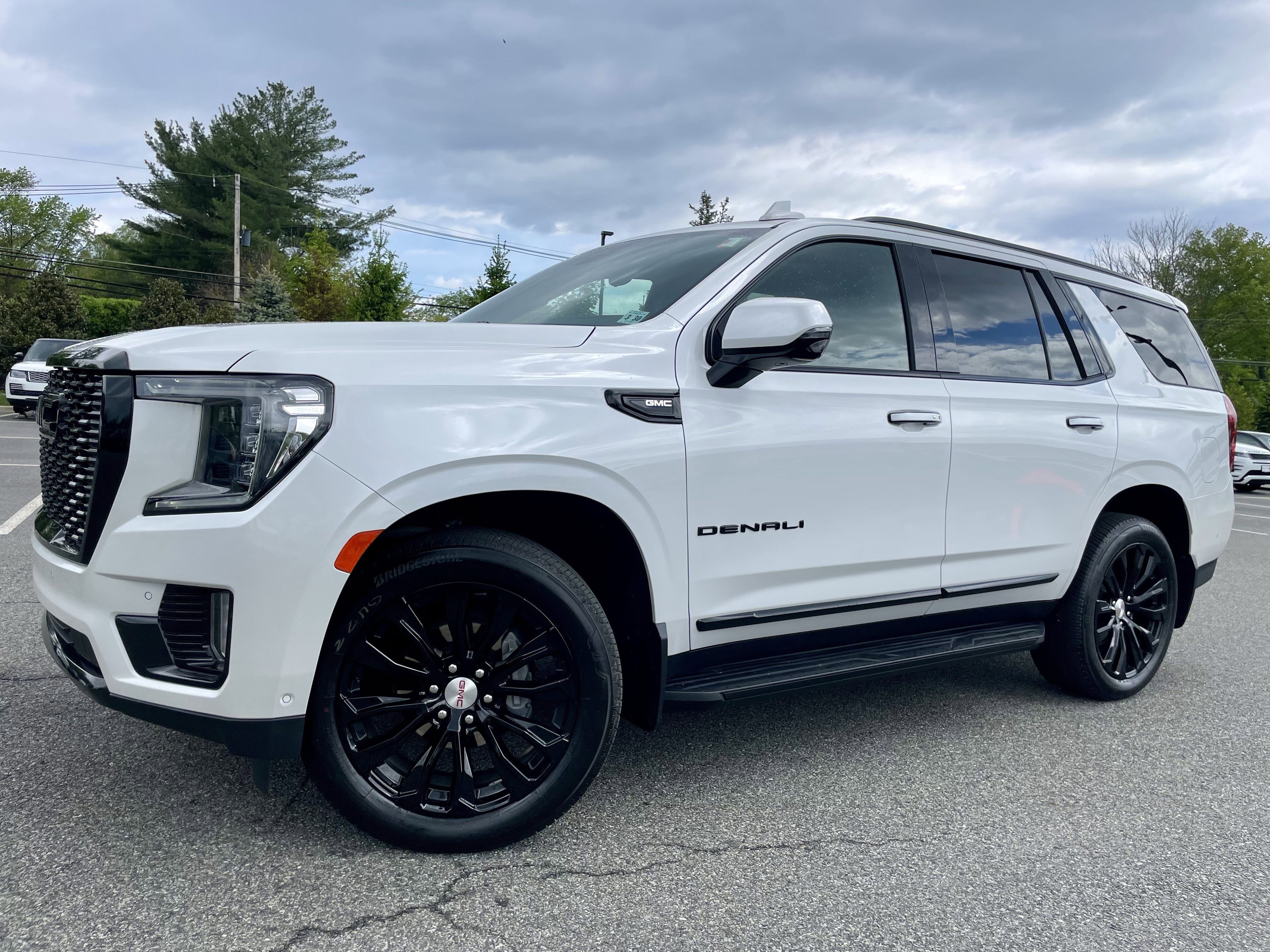 Used 2024 GMC Yukon Denali w/ Advanced Technology Package AWD/4WD image 39