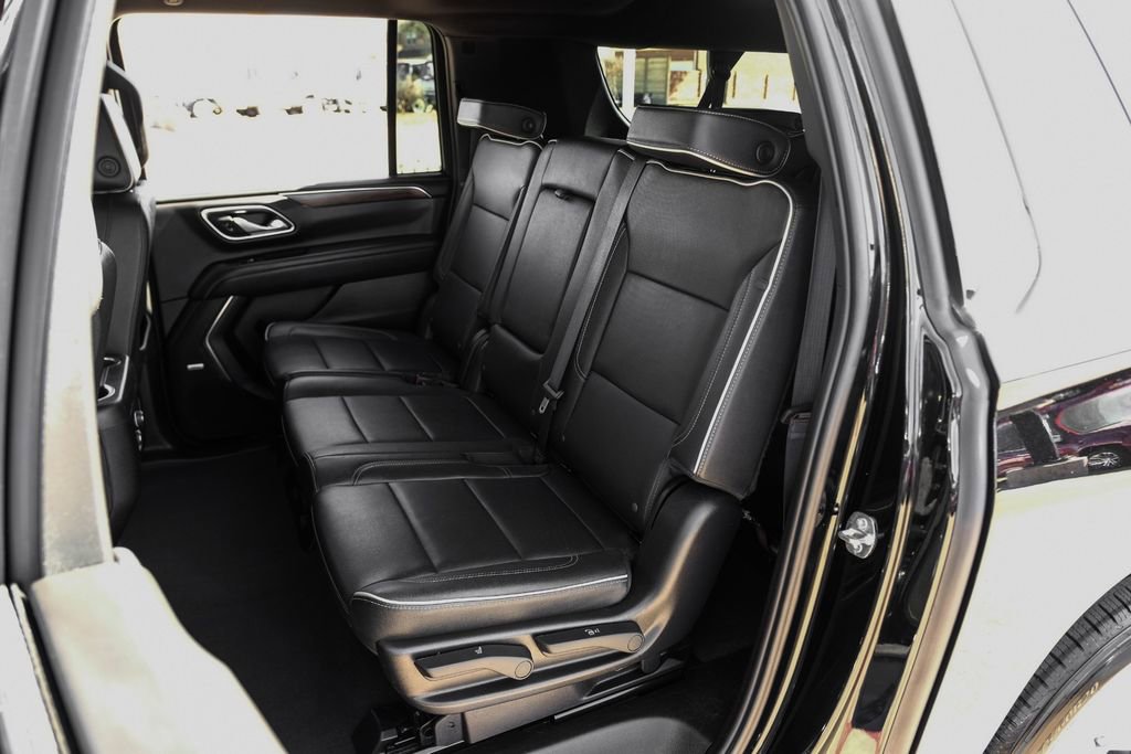 Used 2024 Chevrolet Suburban Premier image 36