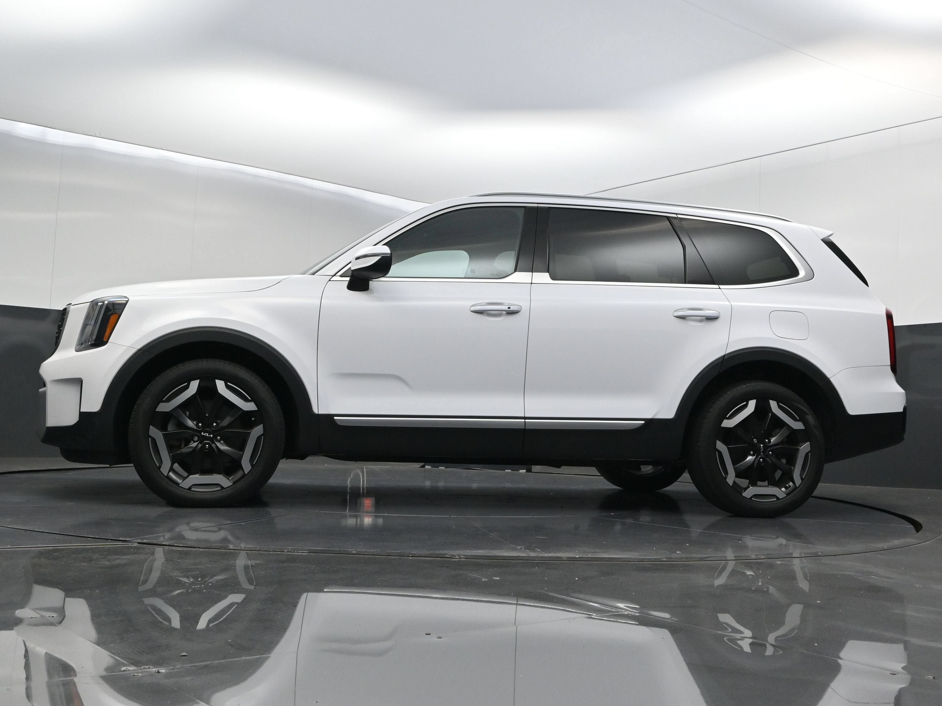 Used 2024 Kia Telluride S w/ S Sunroof Package AWD/4WD image 46