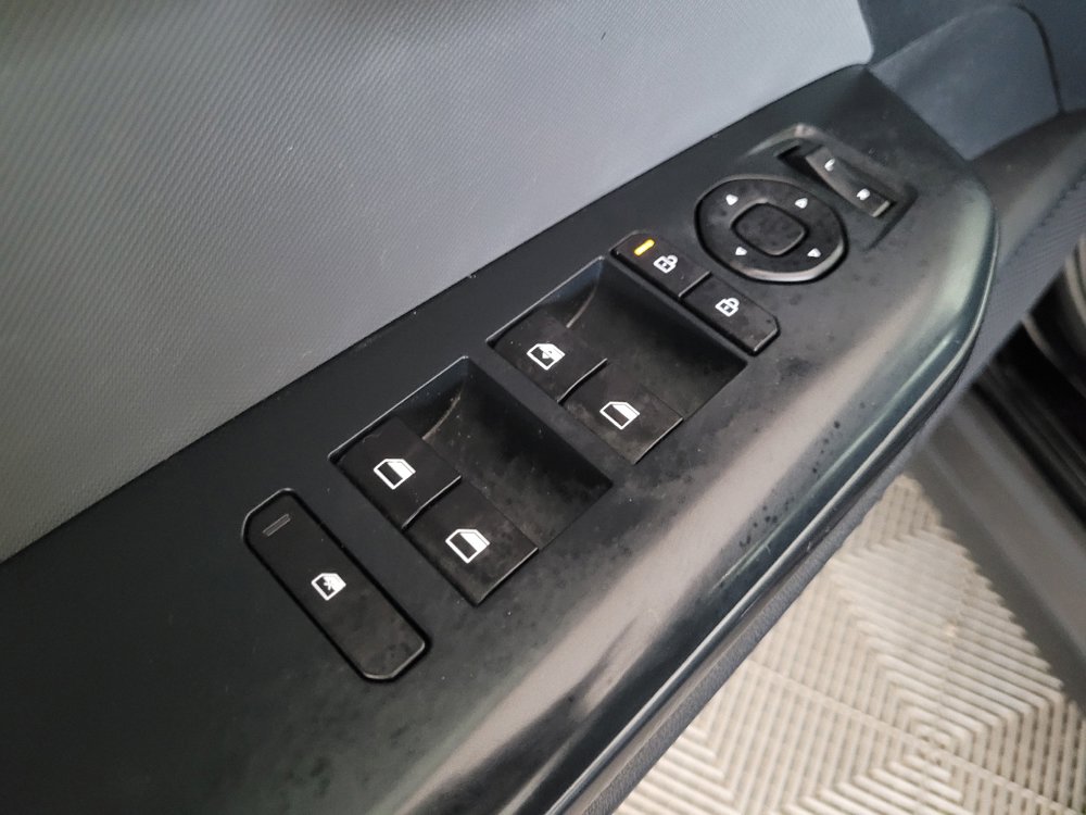 Used 2025 Kia K4 FWD image 27