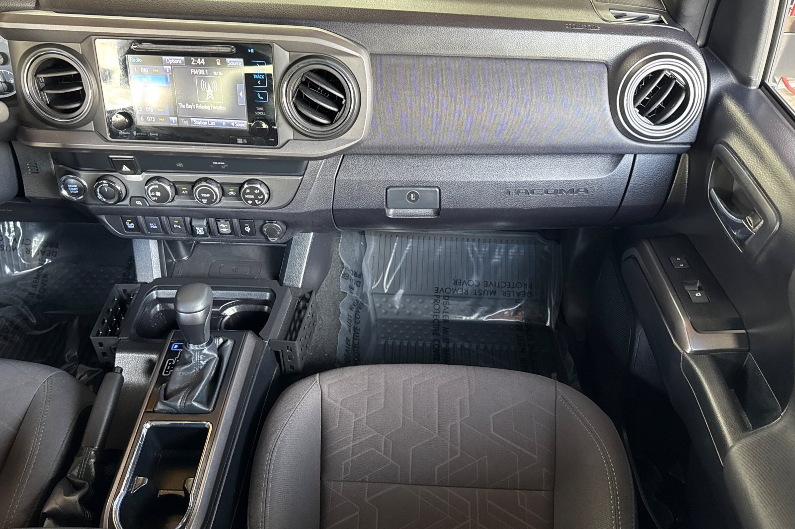 Used 2019 Toyota Tacoma TRD Off-Road w/ Technology Package AWD/4WD image 32