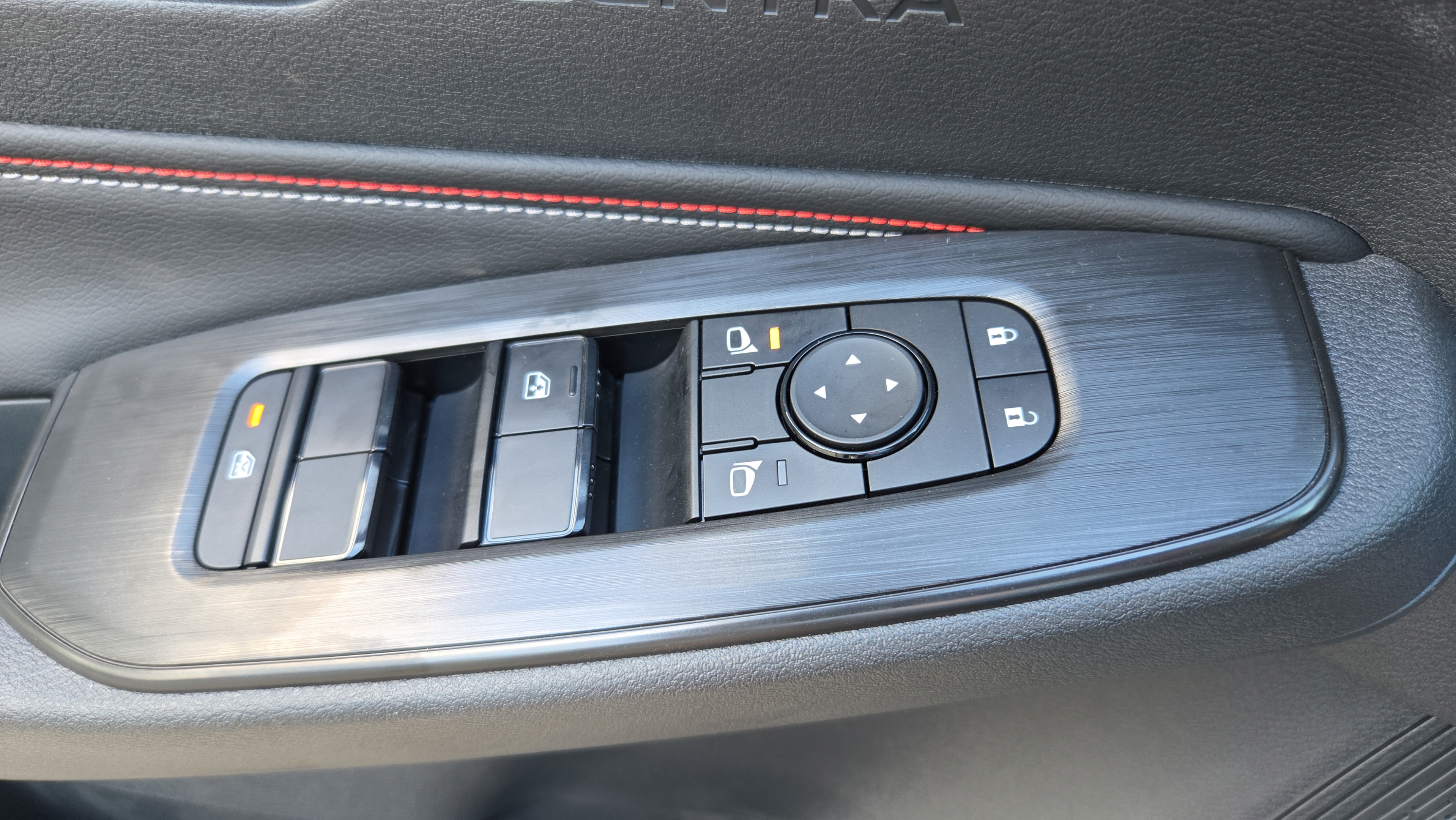 New 2027 Nissan Sentra SR w/ Floor Mat Package FWD image 29