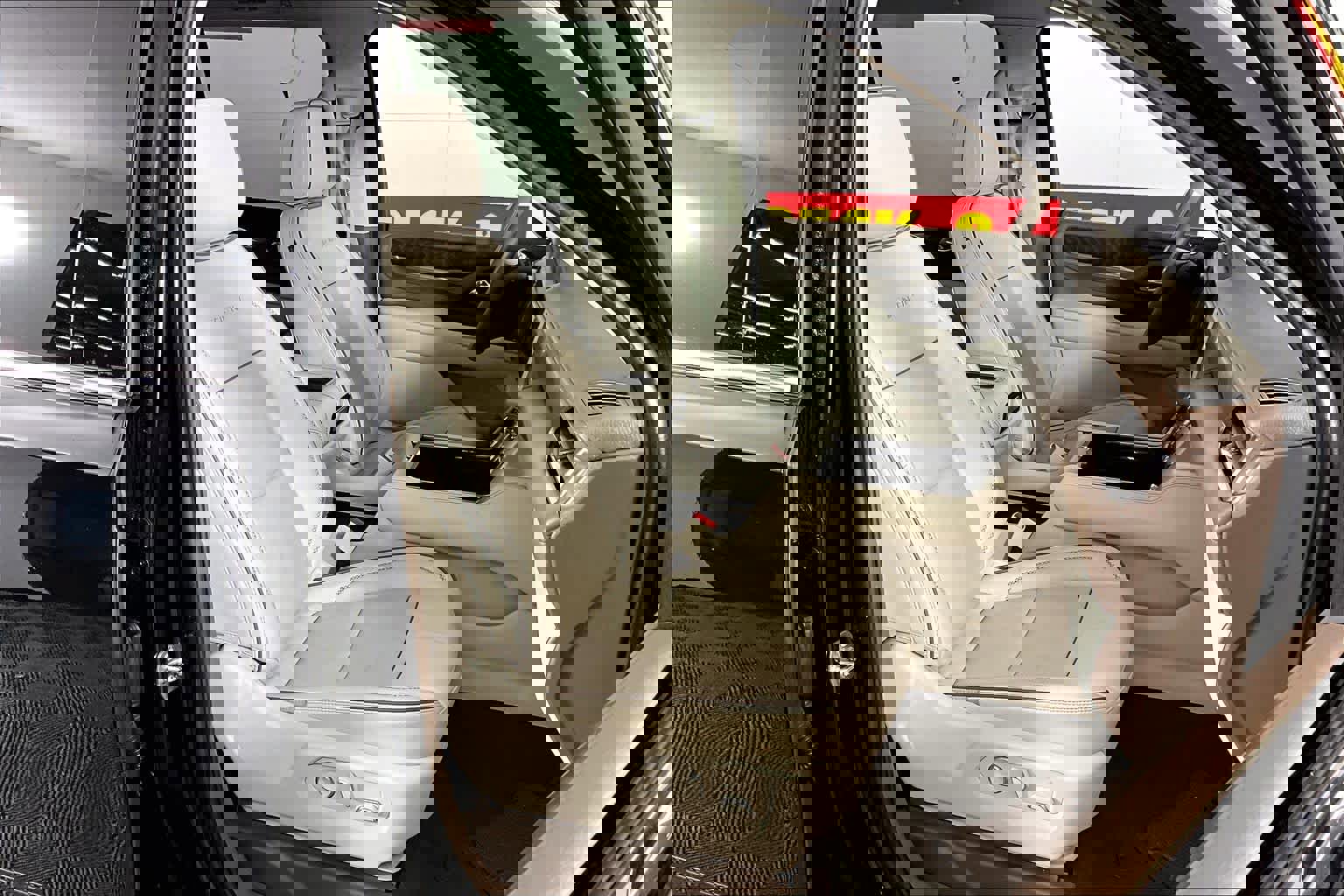 Certified 2024 GMC Yukon XL Denali image 8