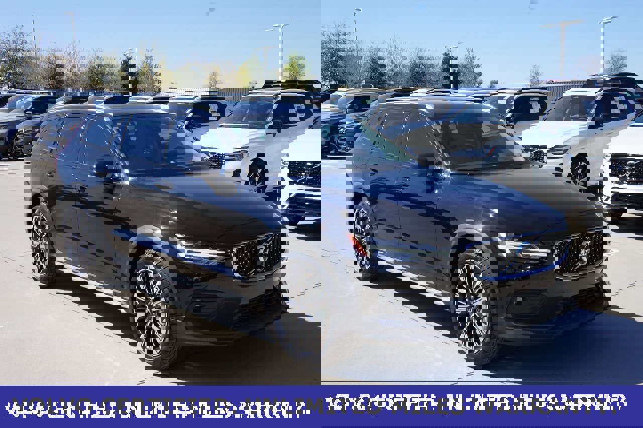 New 2025 Volvo V60 B5 Cross Country Ultra w/ Protection Package Premier image 3