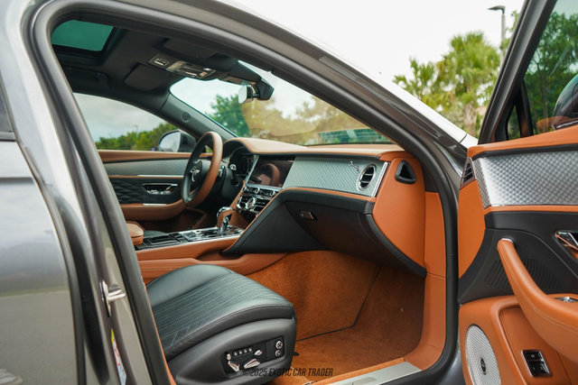 Used 2022 Bentley Flying Spur Plug-In Hybrid image 69