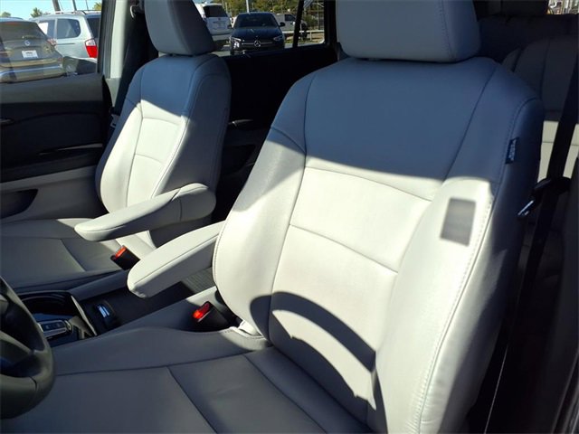 Used 2020 Honda Pilot Touring image 7