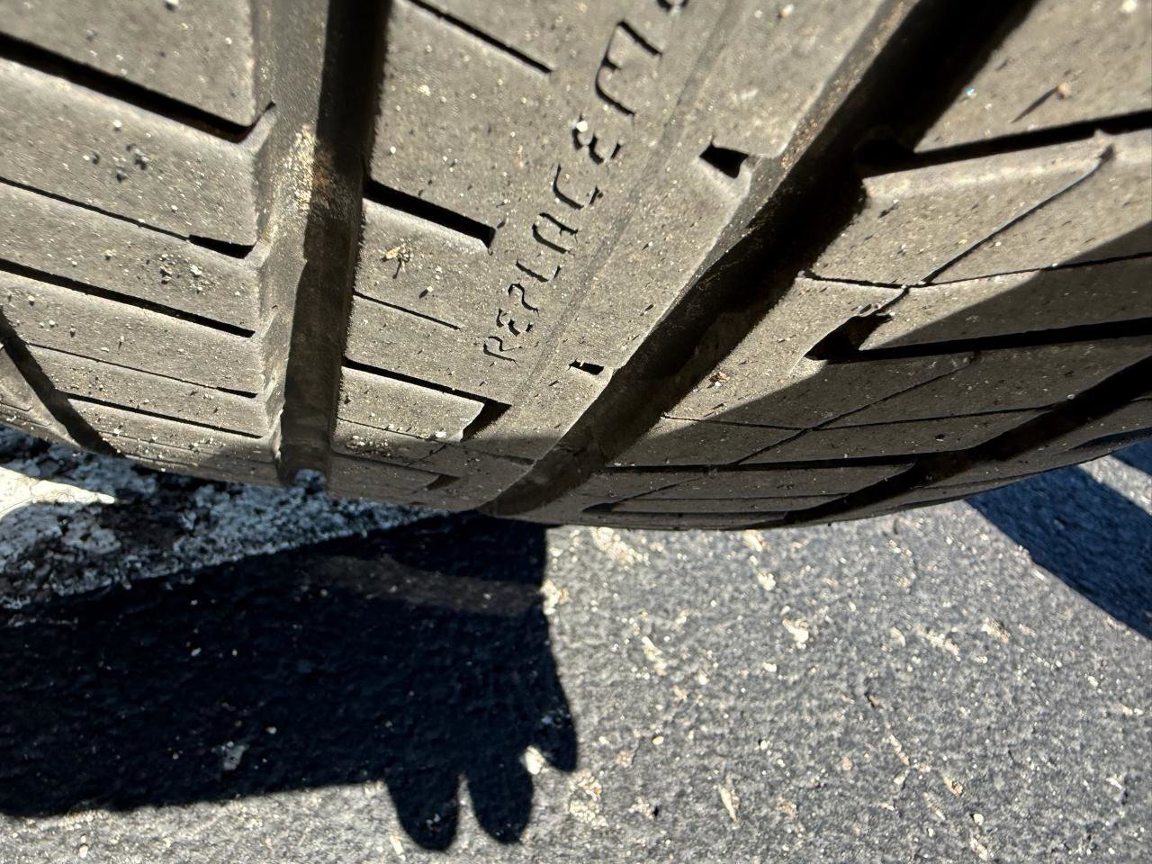 Used 2015 Cadillac Escalade Platinum image 31