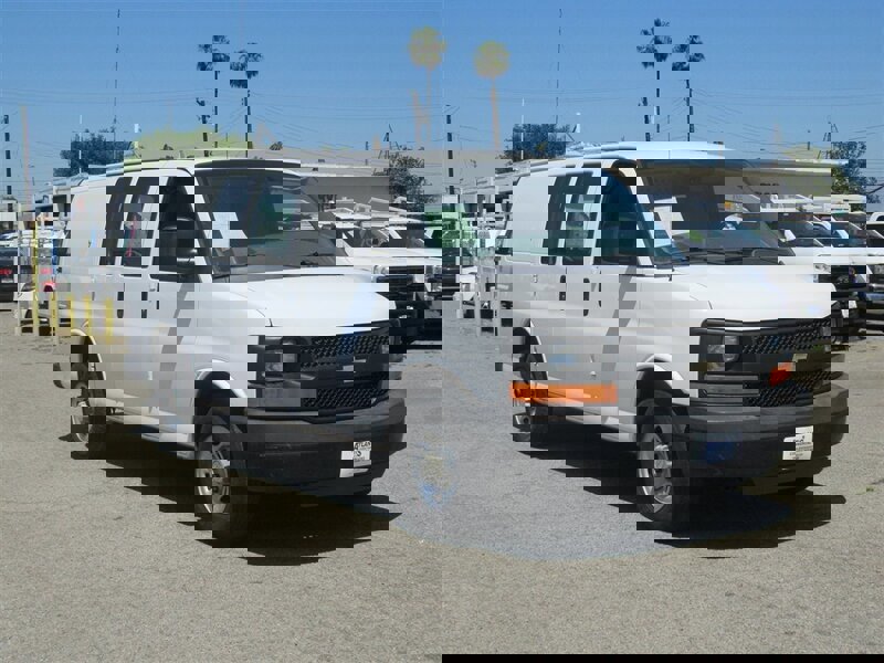 Used 2014 Chevrolet Express 2500 image 1
