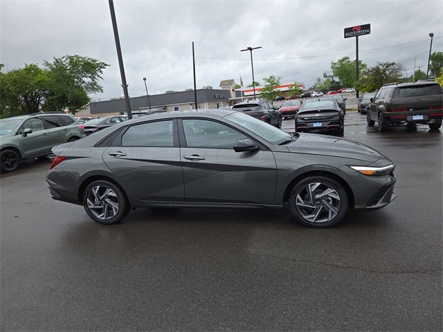 New 2025 Hyundai Elantra SEL image 5