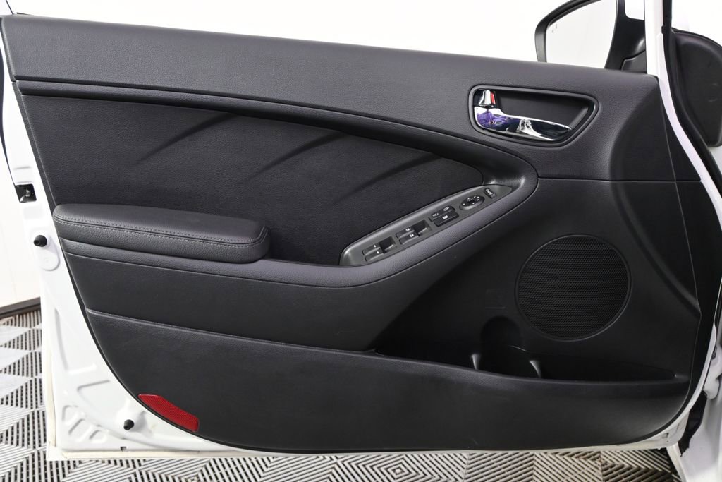 Used 2017 Kia Forte S w/ S Technology Package image 22