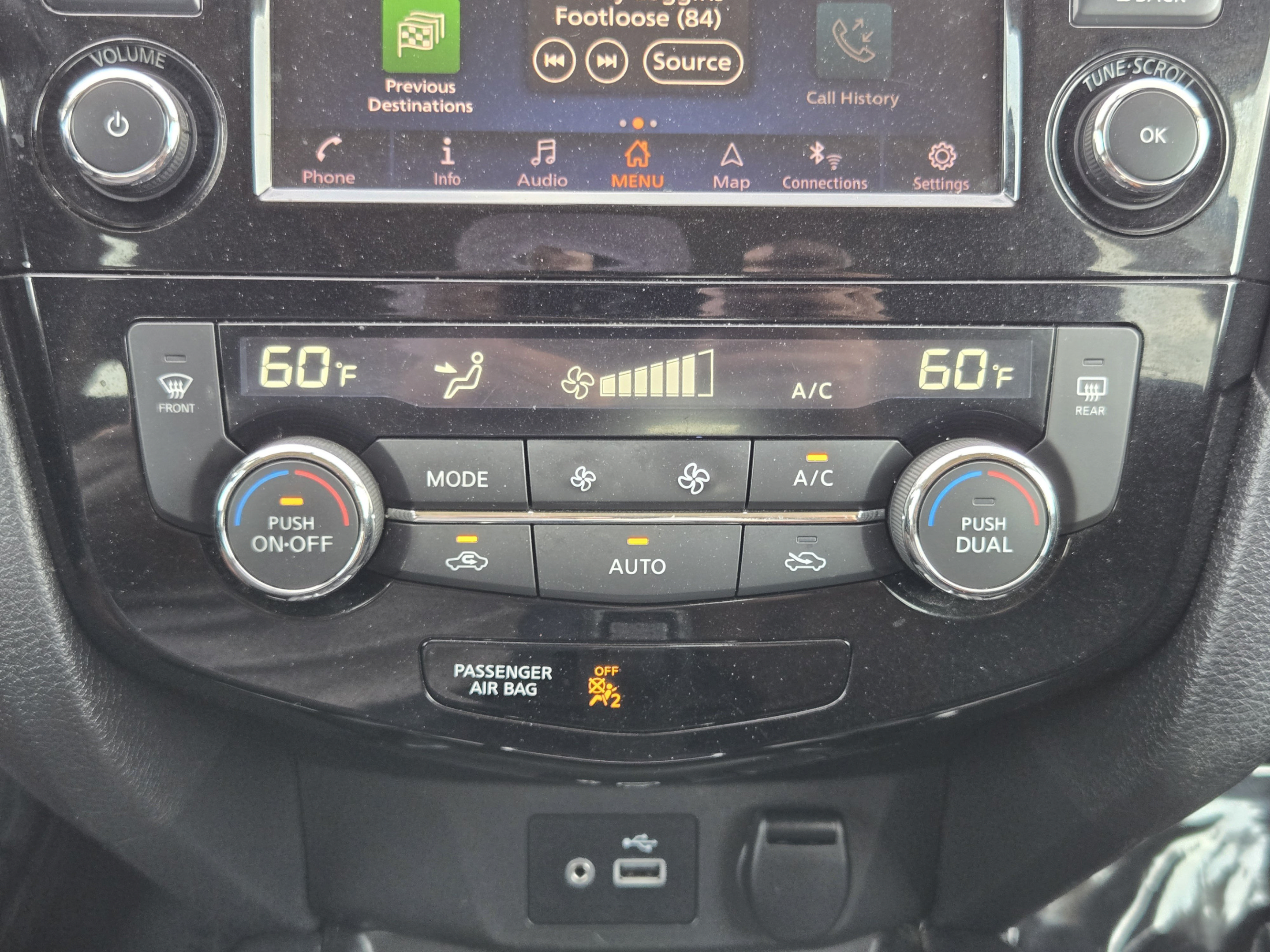 Used 2018 Nissan Rogue SV w/ Sun & Sound Touring Package AWD/4WD image 15