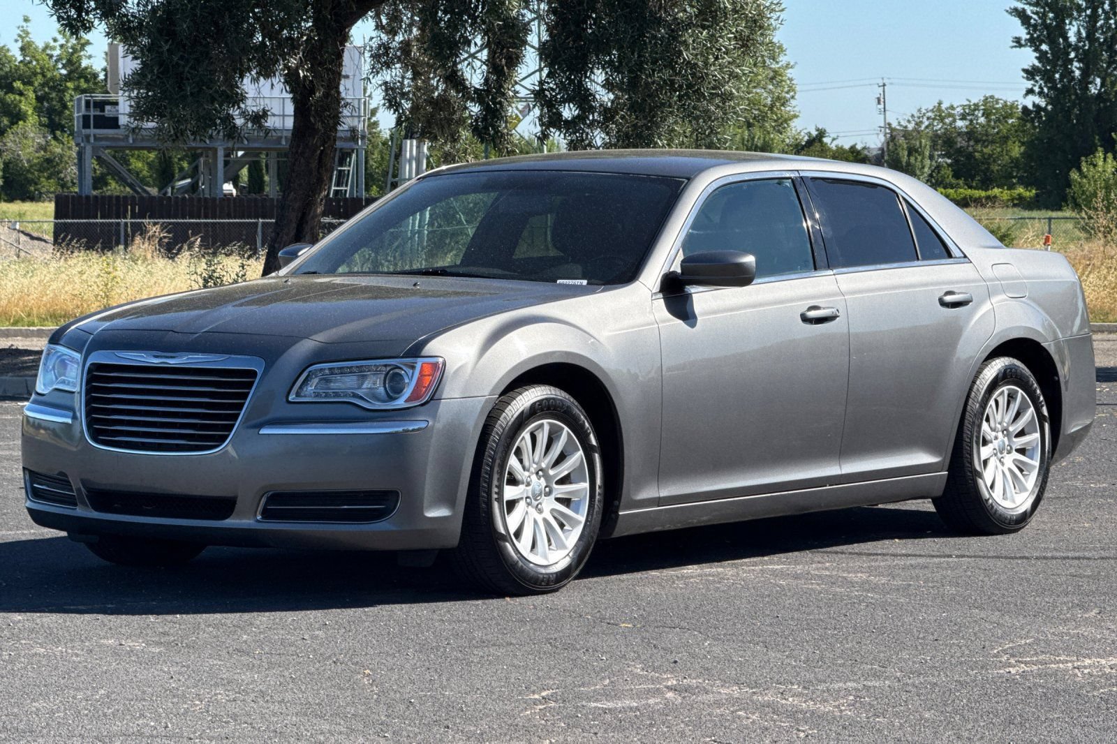 Used 2012 Chrysler 300 RWD image 8
