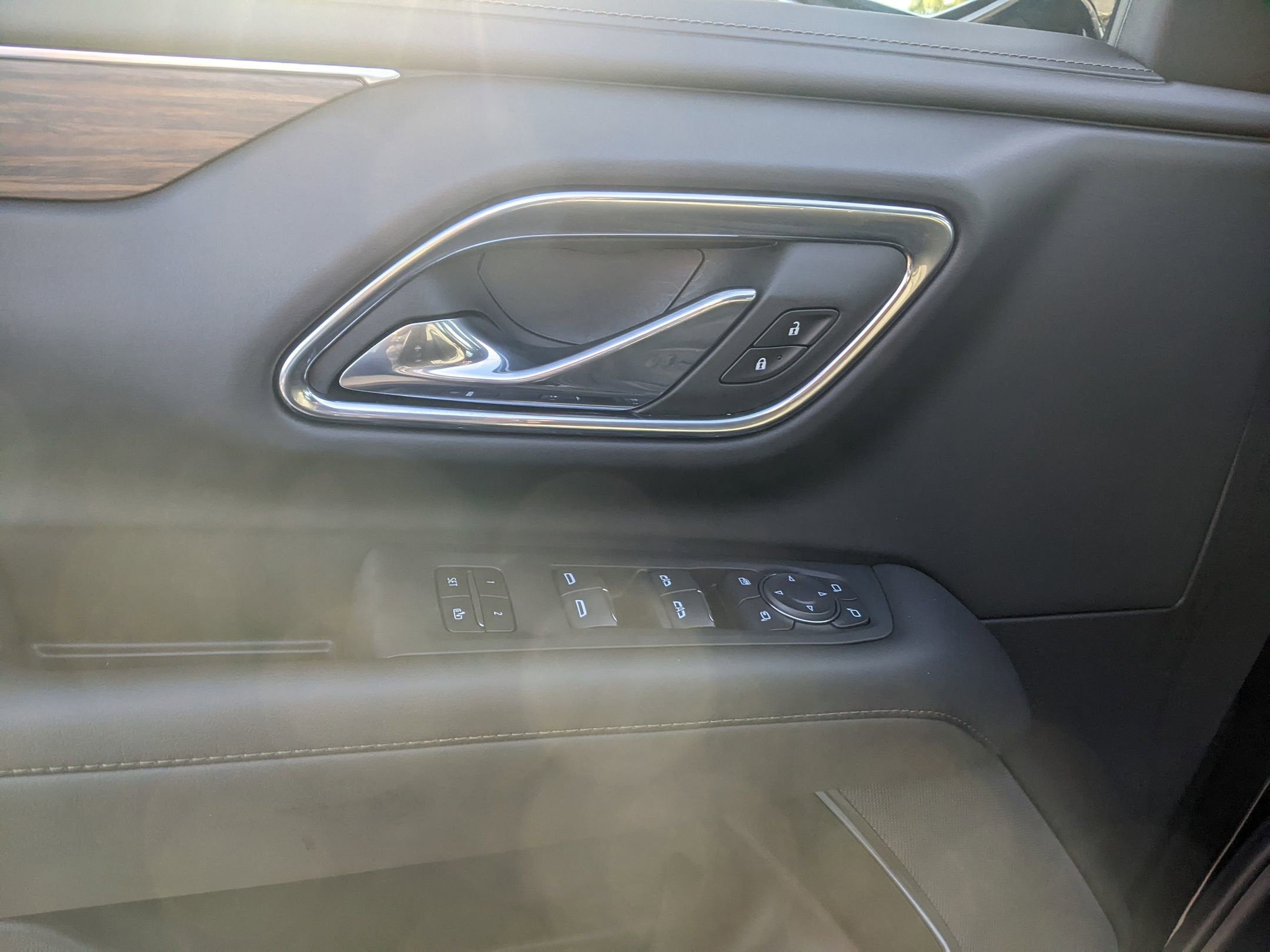 Certified 2024 Chevrolet Tahoe High Country w/ Advanced Technology Package image 15