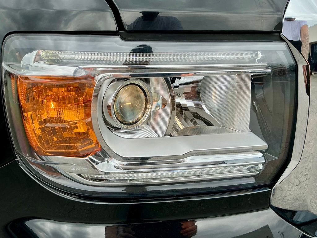 Used 2017 GMC Canyon Denali image 8